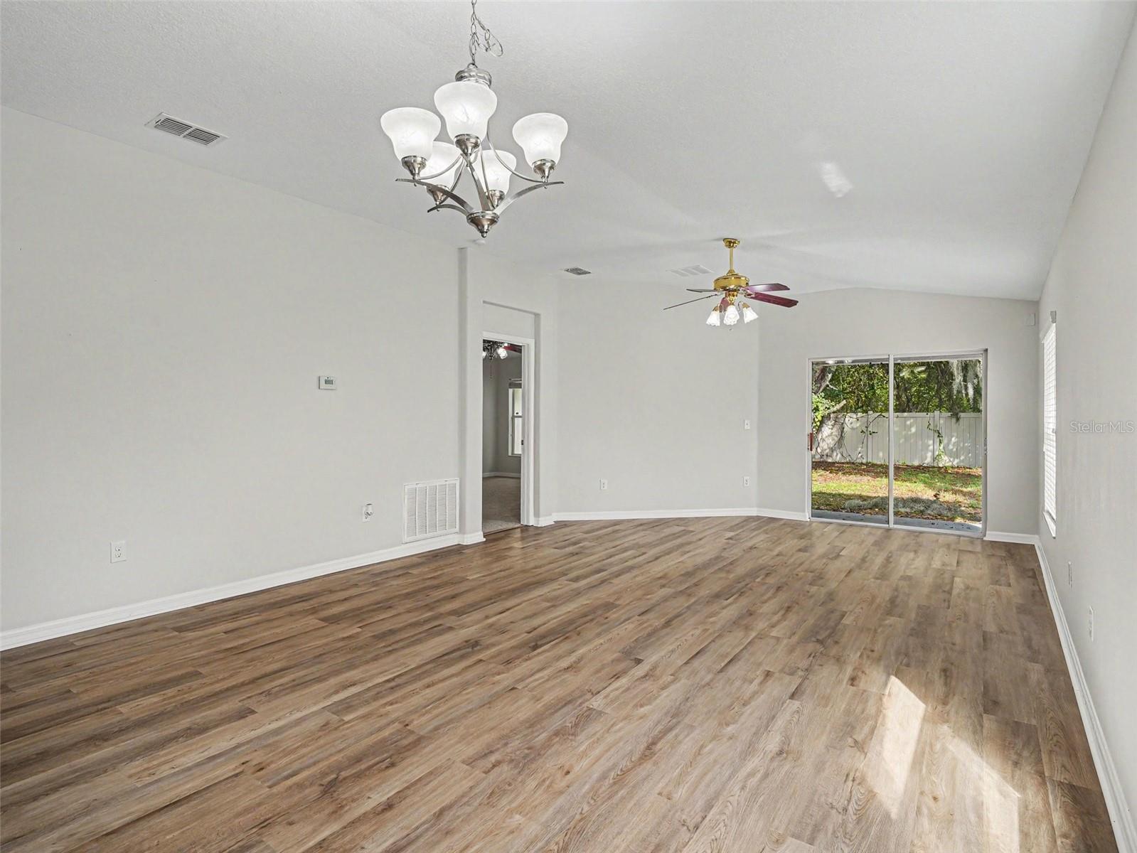 10614 SUMMER AZURE DR — photo 5