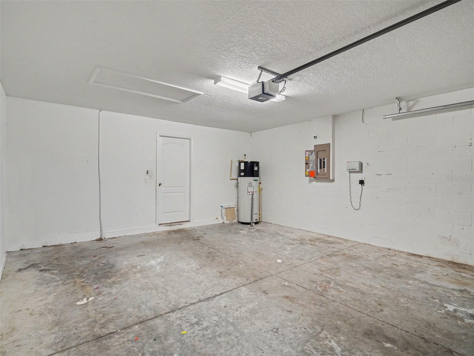10614 SUMMER AZURE DR — photo 23