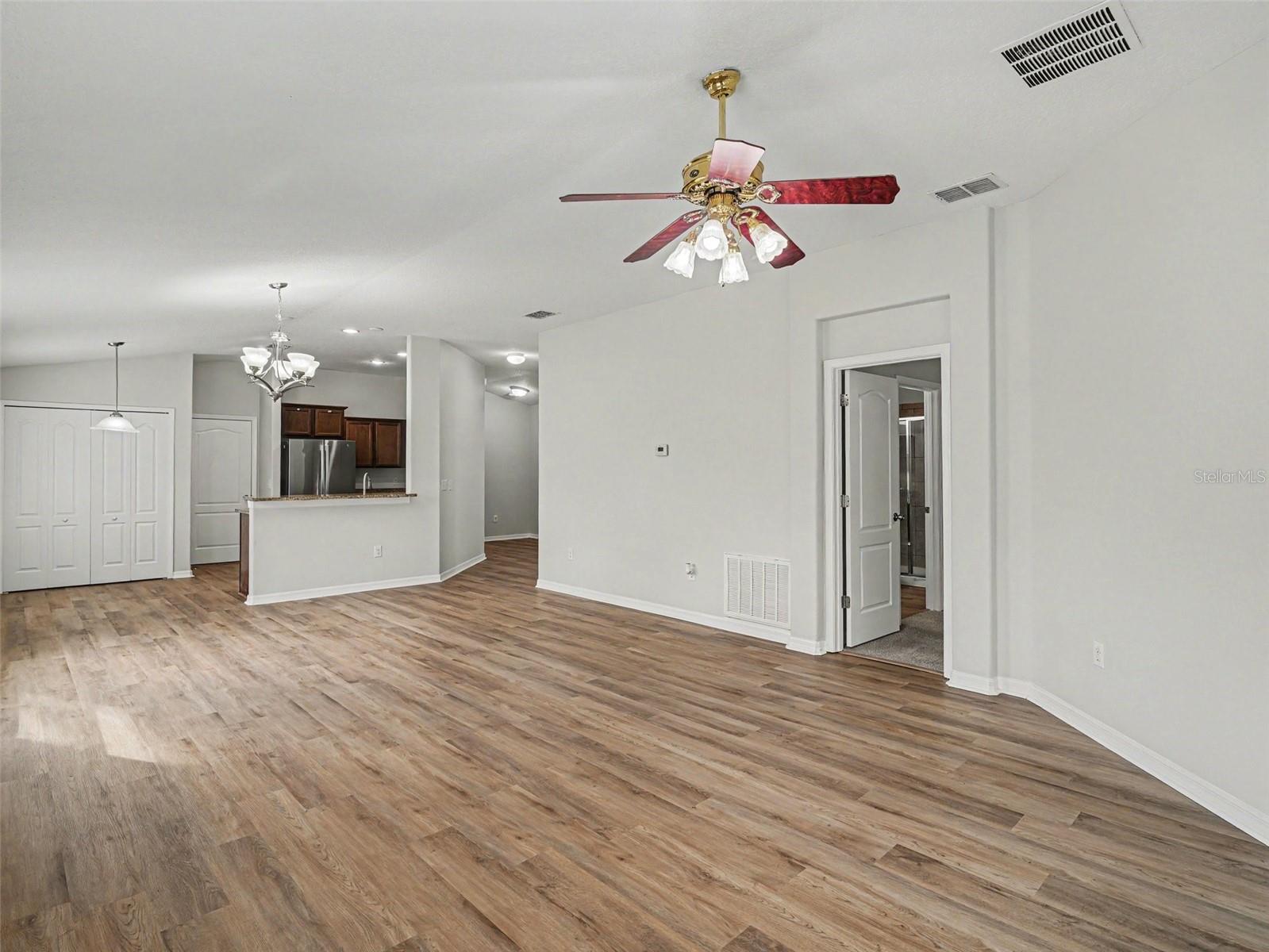 10614 SUMMER AZURE DR — photo 4