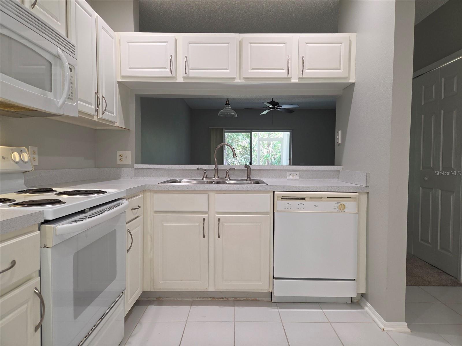 8664 HUNTERS KEY CIR — photo 9