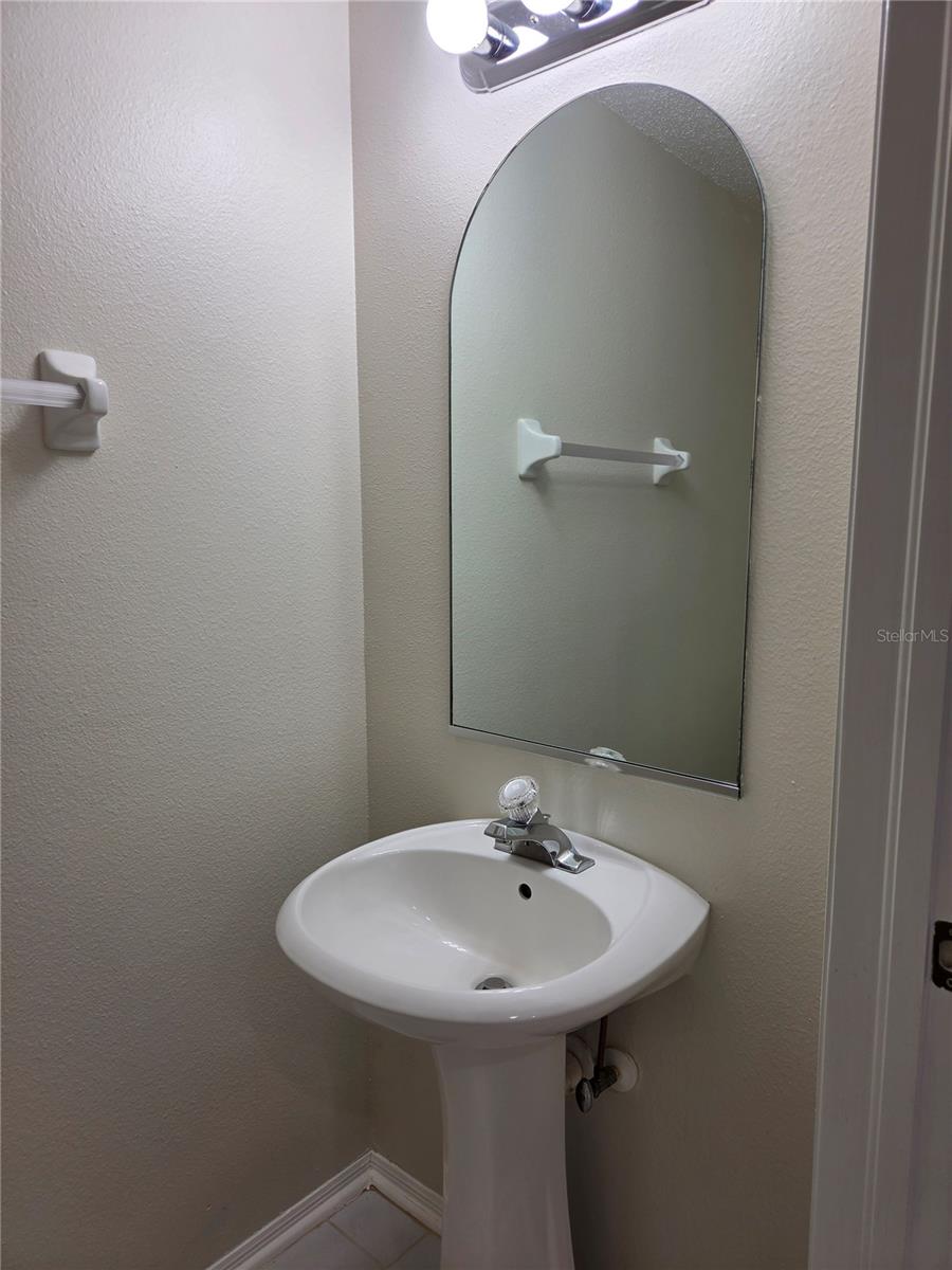 8664 HUNTERS KEY CIR — photo 10