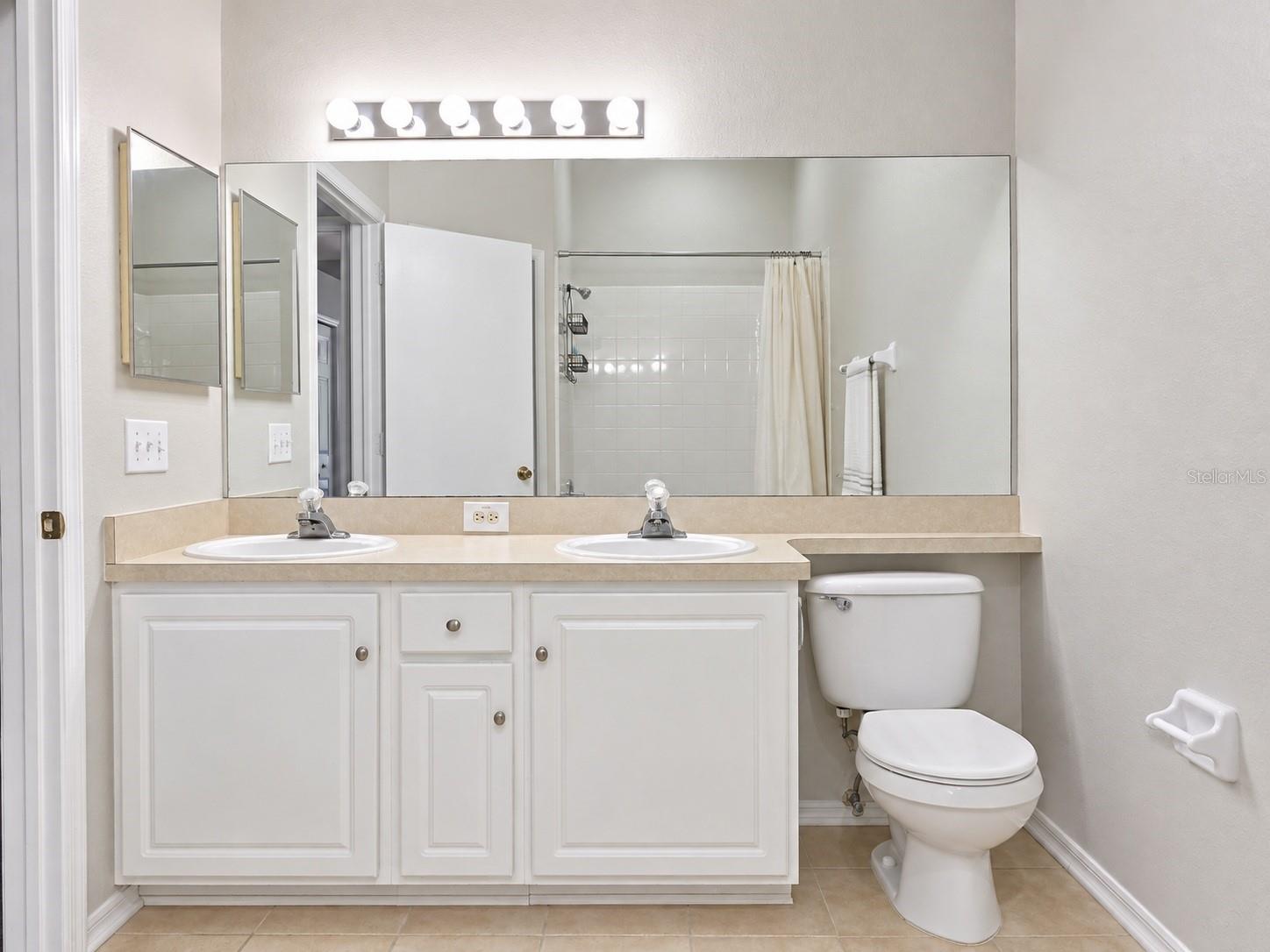 8664 HUNTERS KEY CIR — photo 18