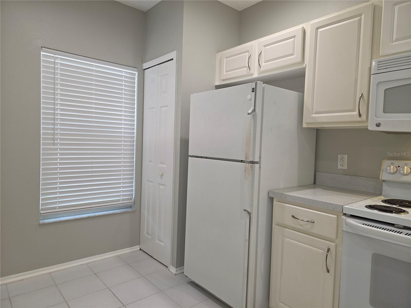8664 HUNTERS KEY CIR — photo 8