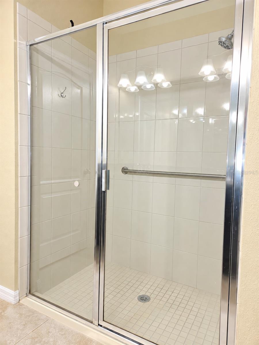 2229 BROADWAY VIEW AVE — photo 24