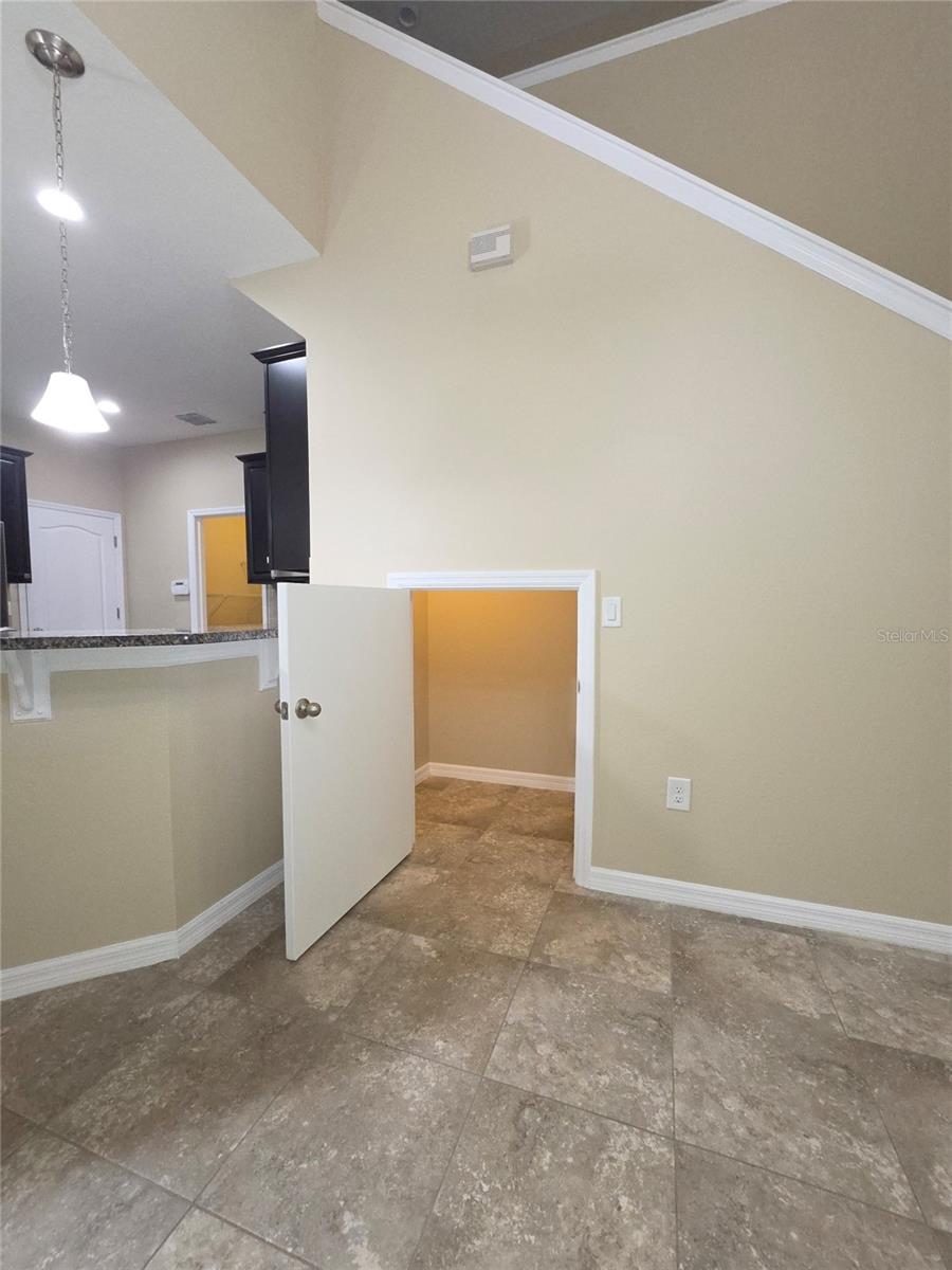 2229 BROADWAY VIEW AVE — photo 14