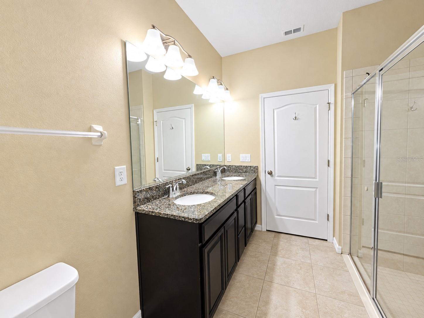 2229 BROADWAY VIEW AVE — photo 23