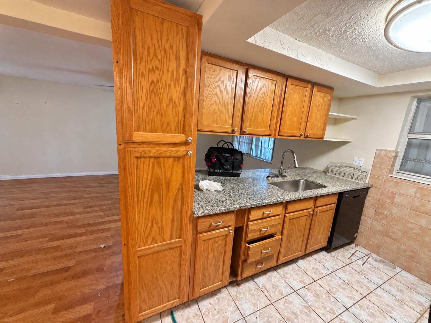 8952 STERLING LN — photo 4