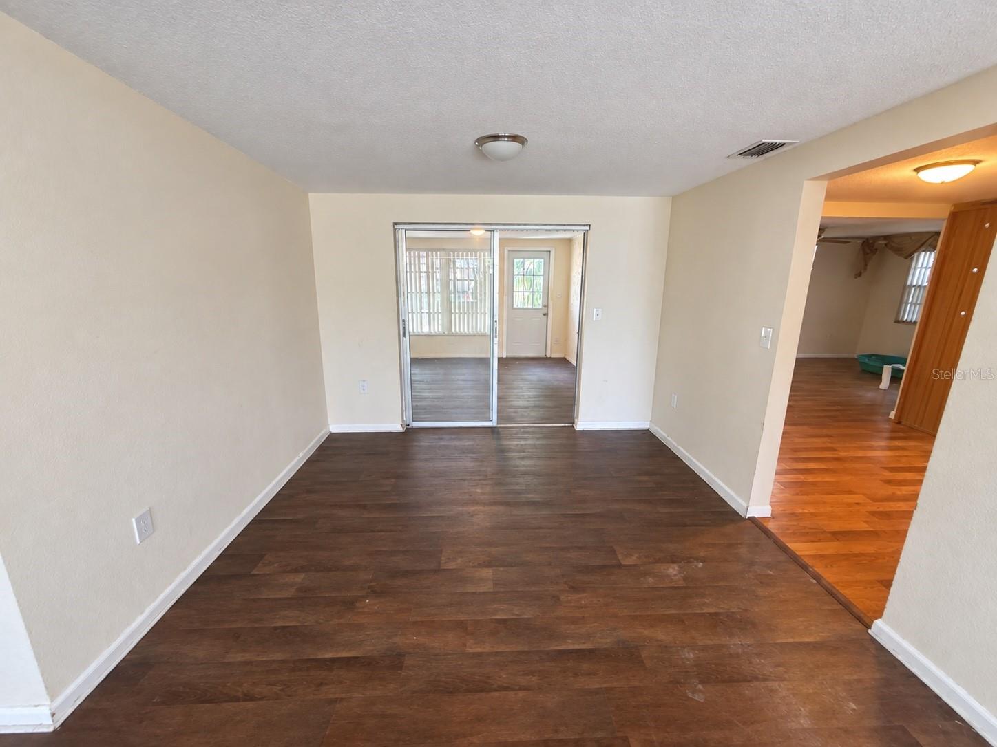 8952 STERLING LN — photo 10