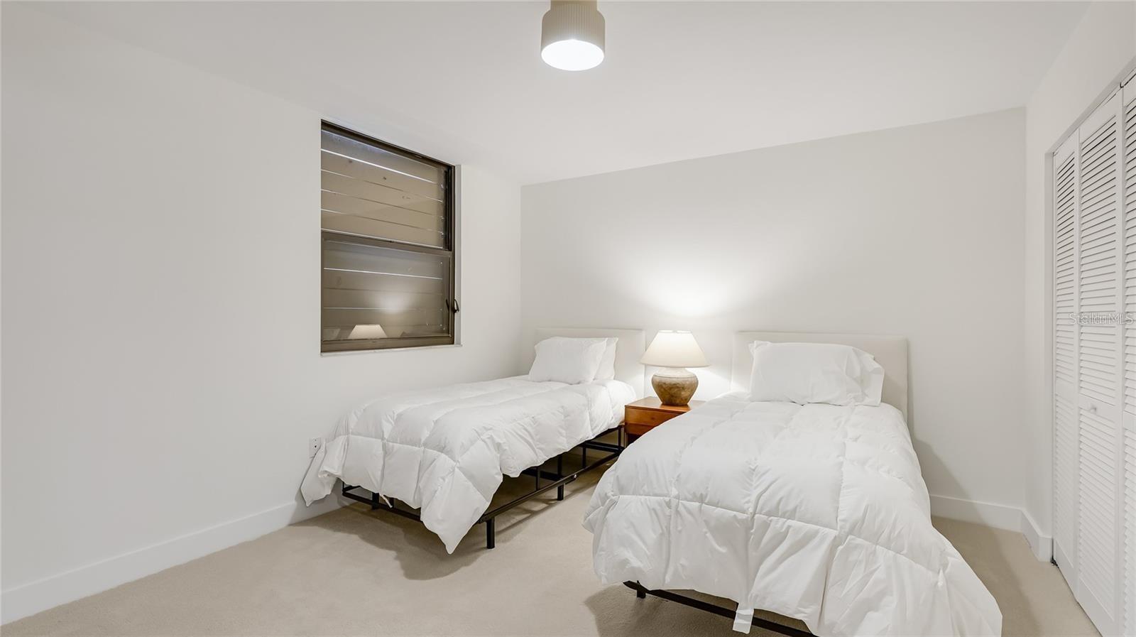 303 SPRINGDALE DR #303 — photo 20