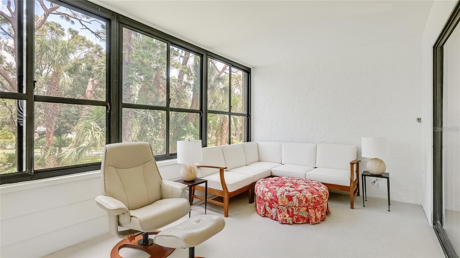 303 SPRINGDALE DR #303 — photo 12