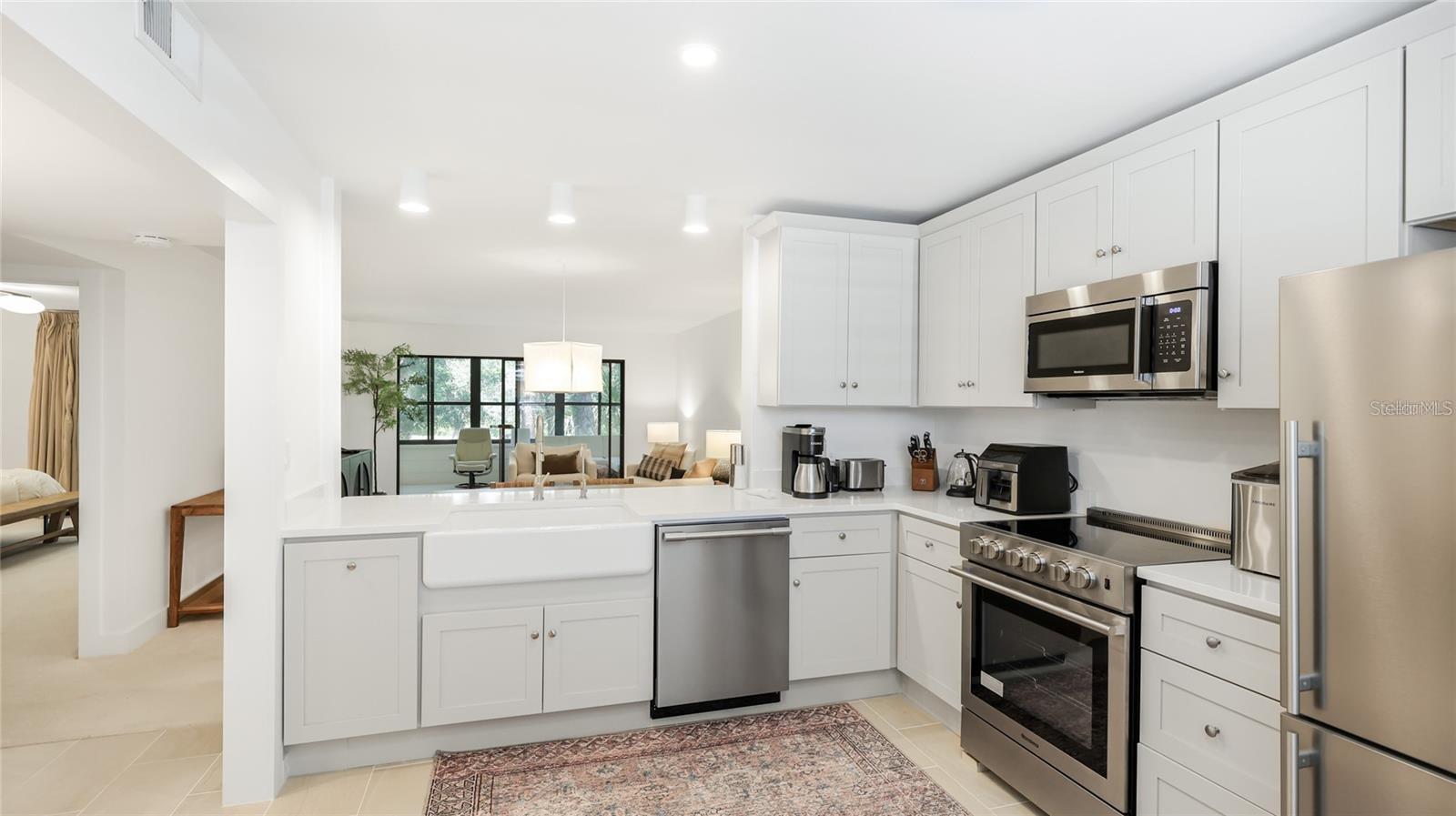 303 SPRINGDALE DR #303 — photo 4
