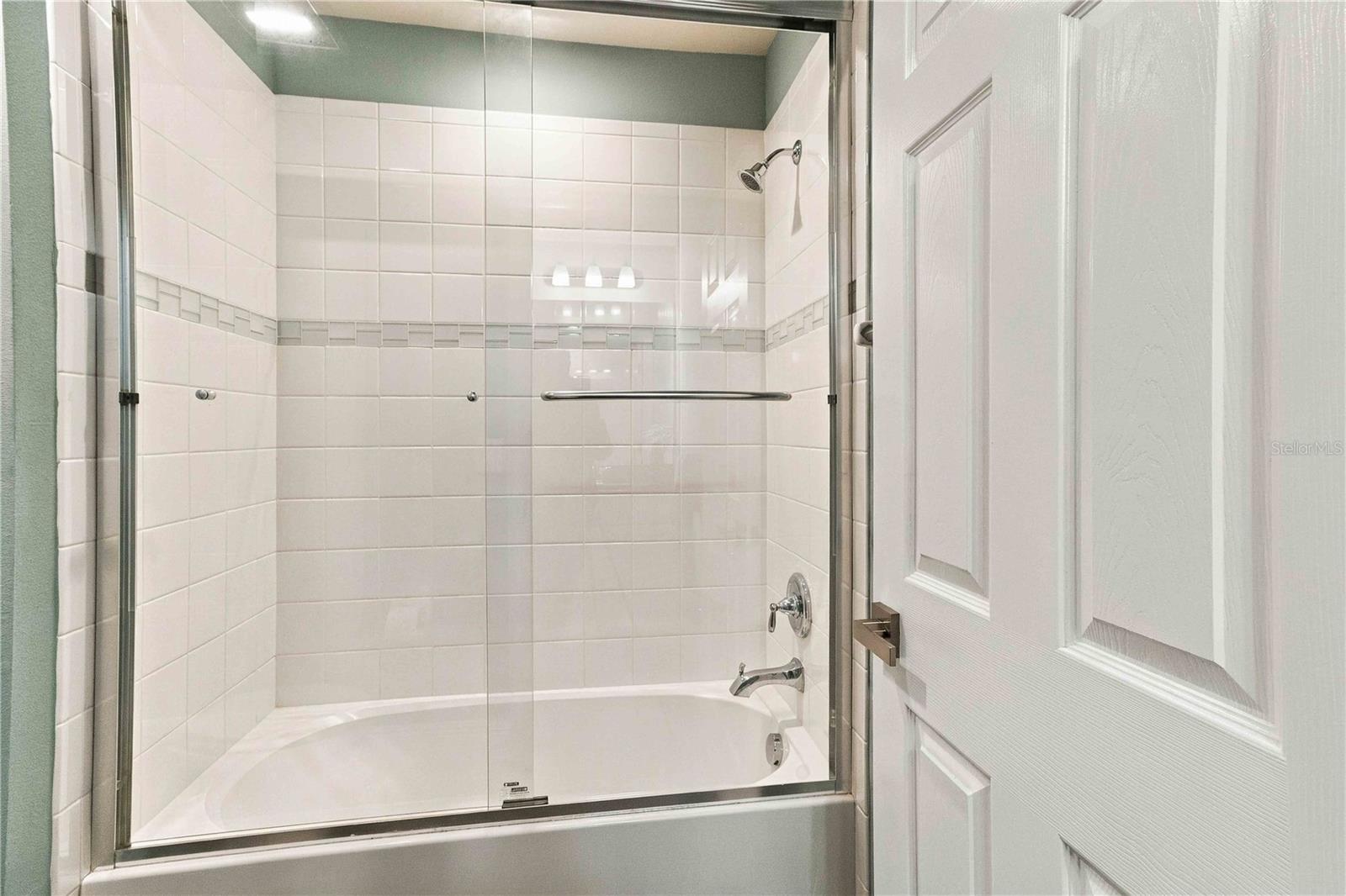 2117 LAKE WATERS PL — photo 26