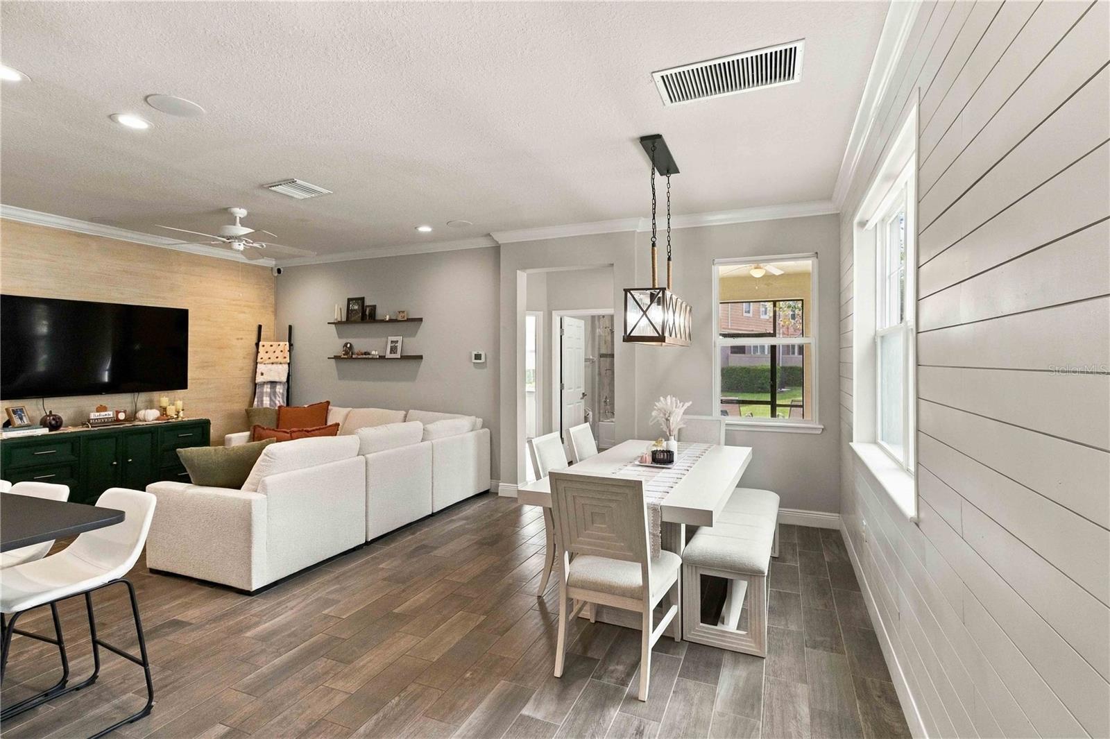 2117 LAKE WATERS PL — photo 3