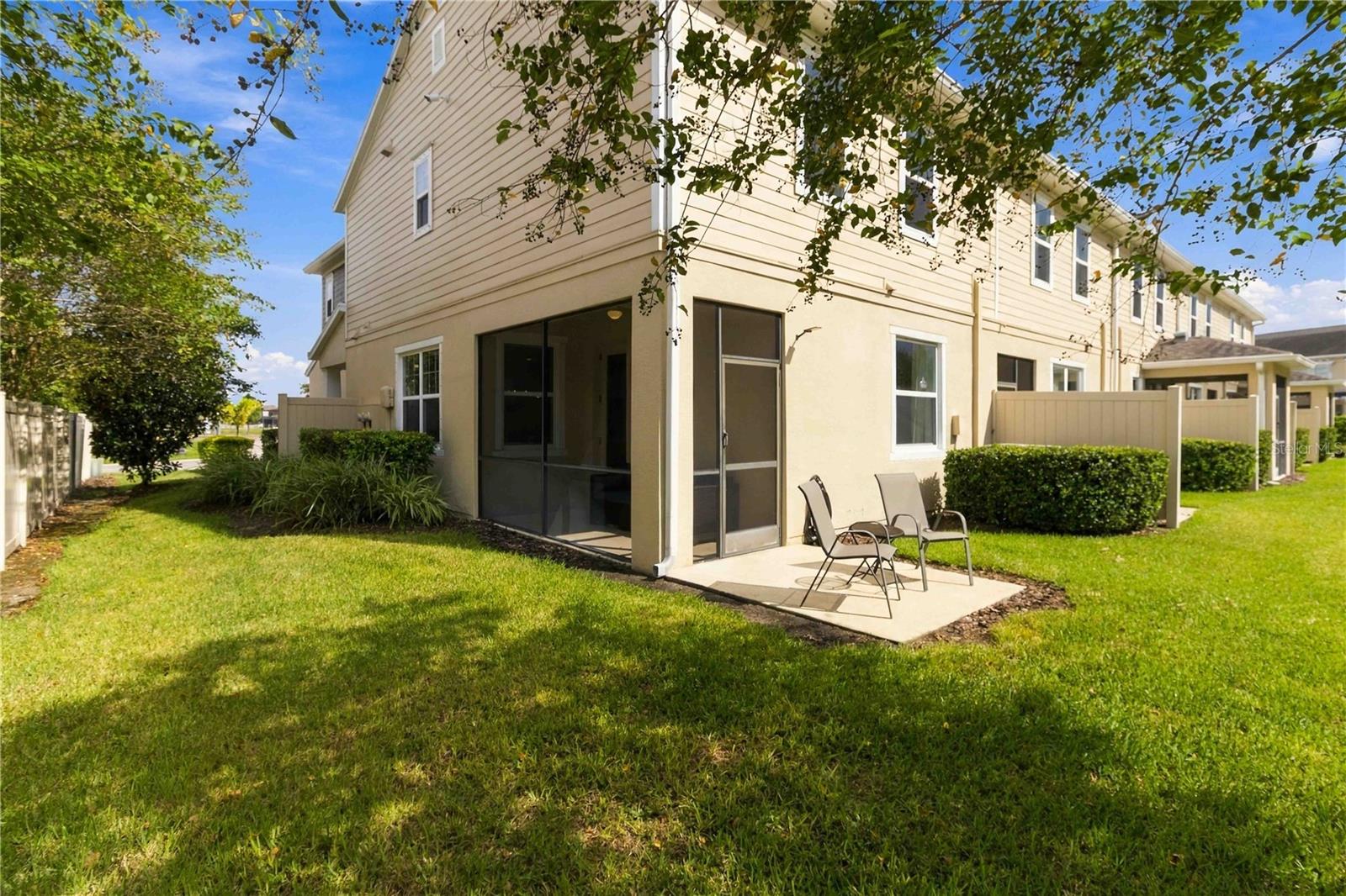 2117 LAKE WATERS PL — photo 38