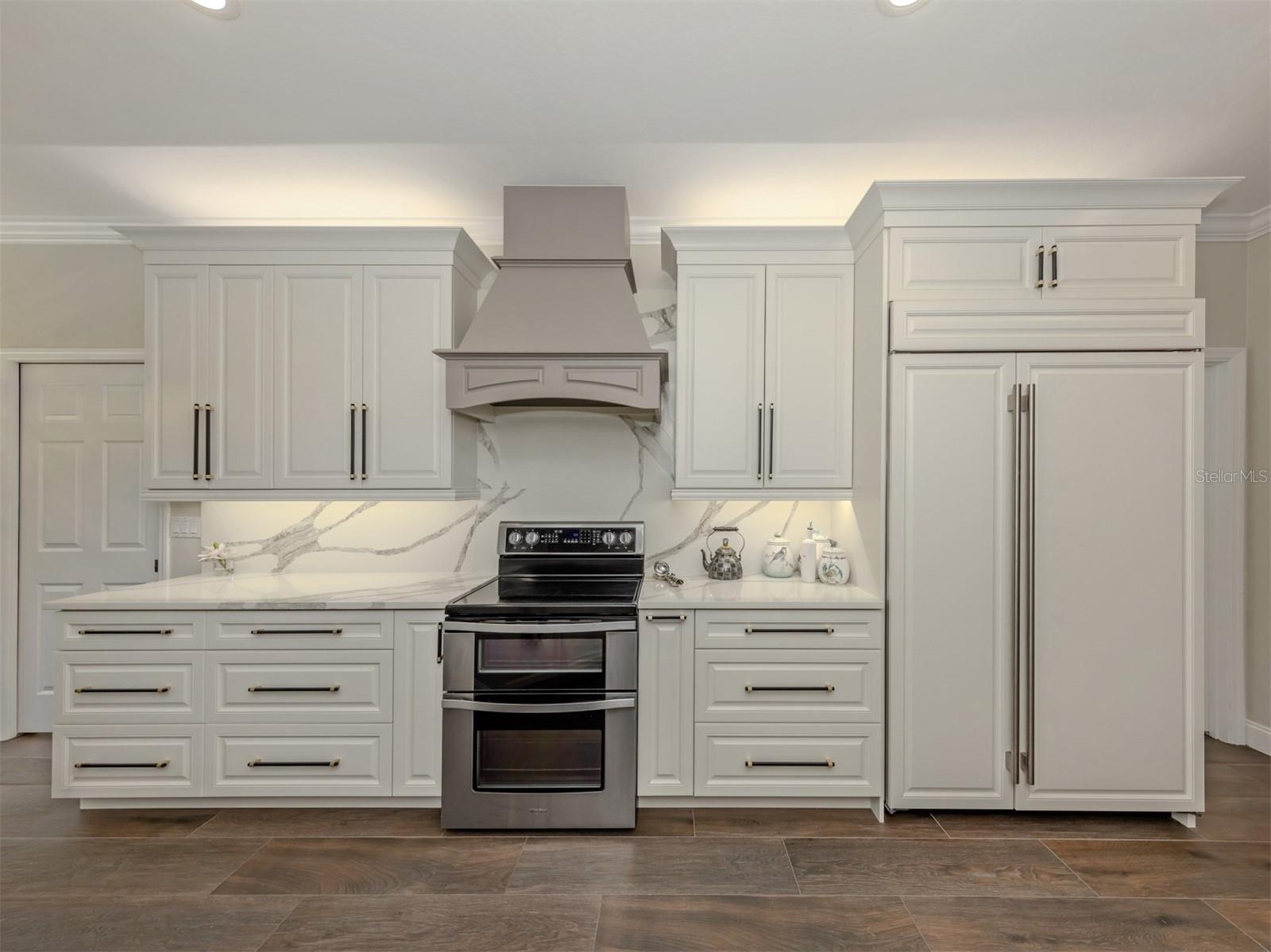 143 WAYFOREST DR — photo 19