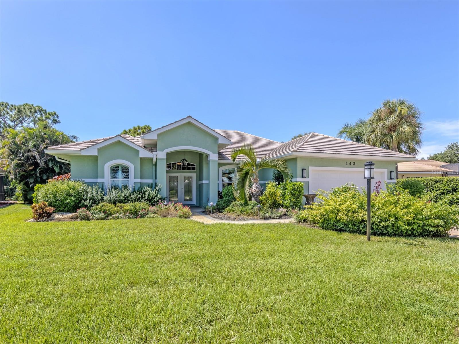 143 WAYFOREST DR — photo 32