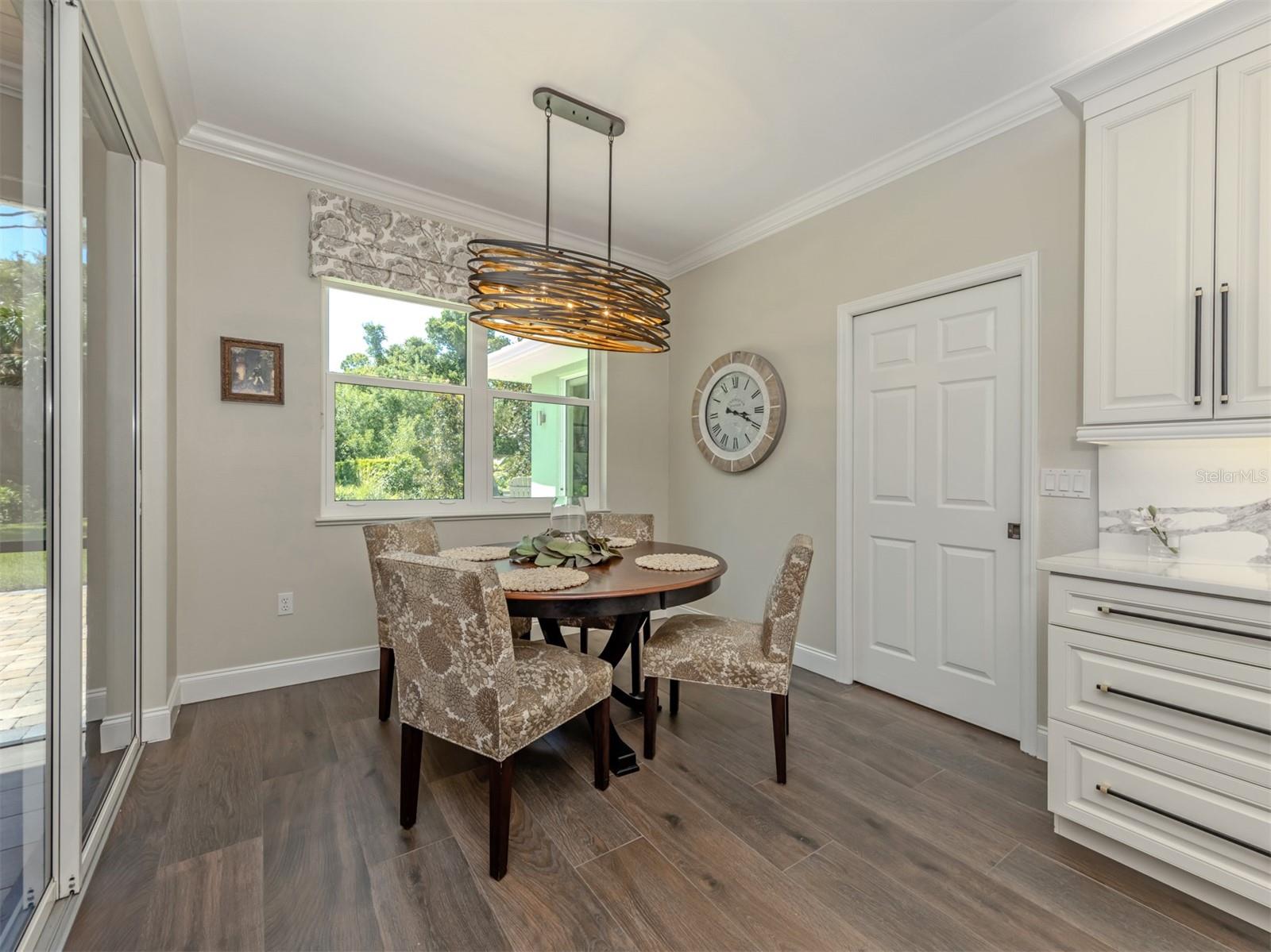 143 WAYFOREST DR — photo 22