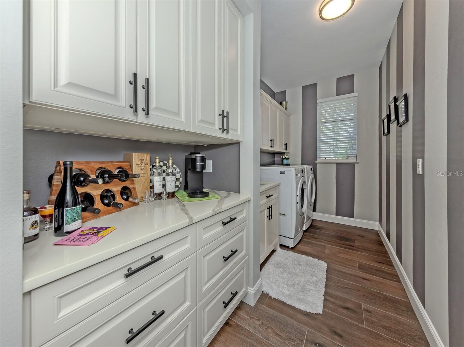 143 WAYFOREST DR — photo 23