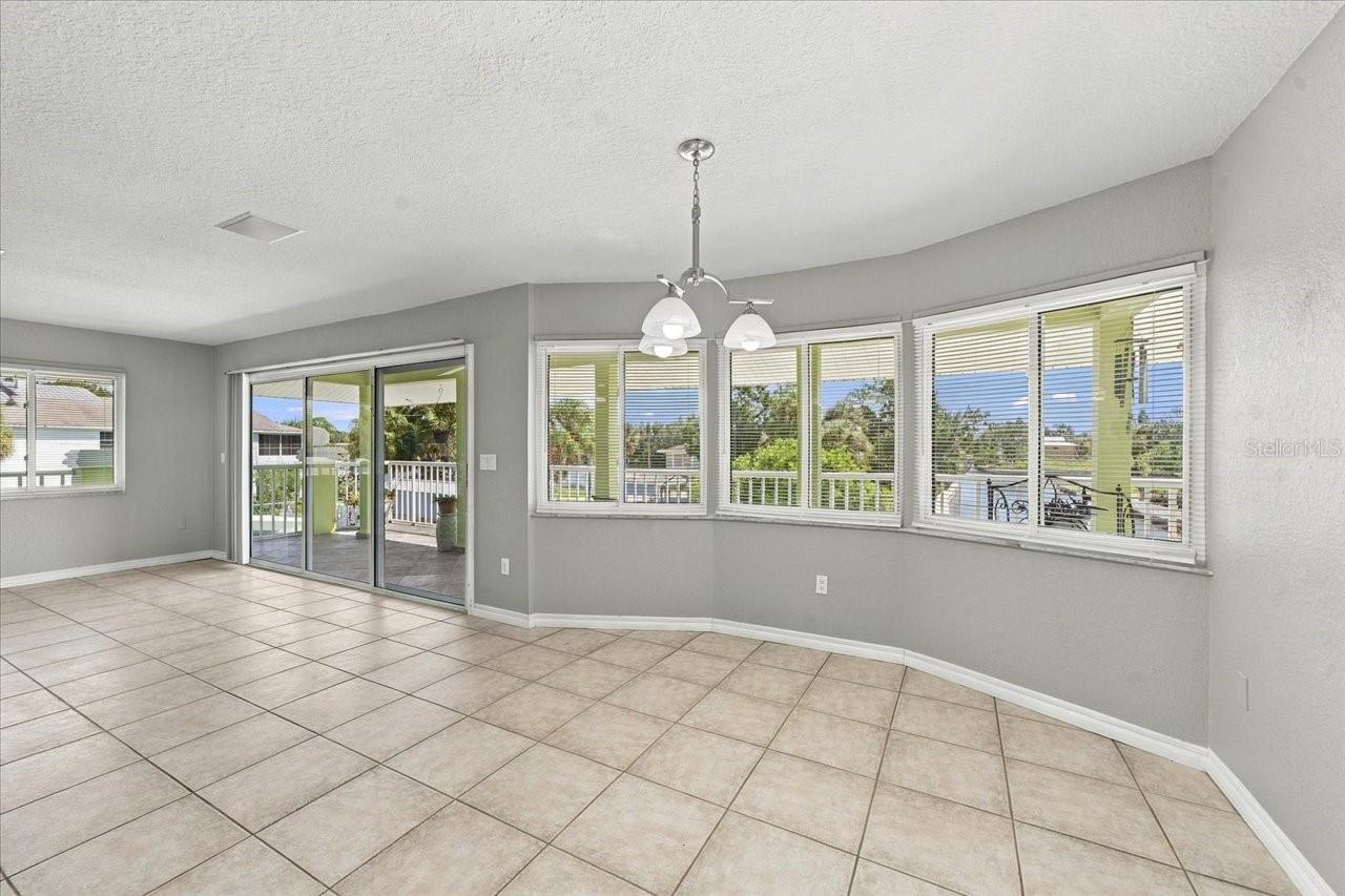 6744 SEAVIEW BLVD — photo 32