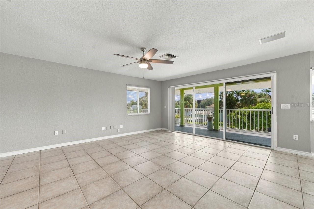 6744 SEAVIEW BLVD — photo 27