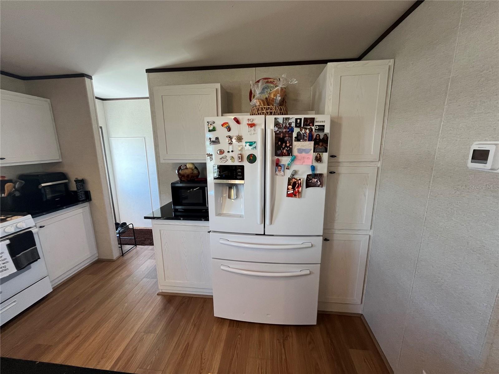 214 COMO DR — photo 25