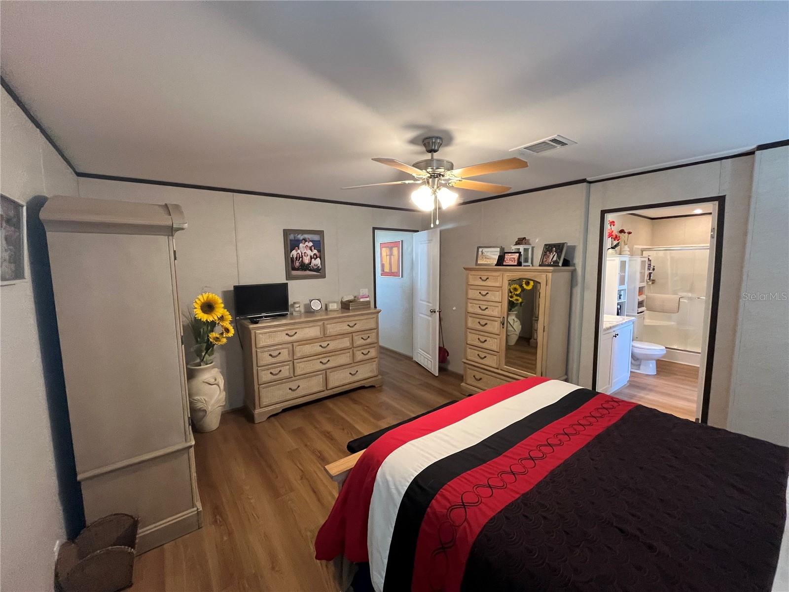 214 COMO DR — photo 45
