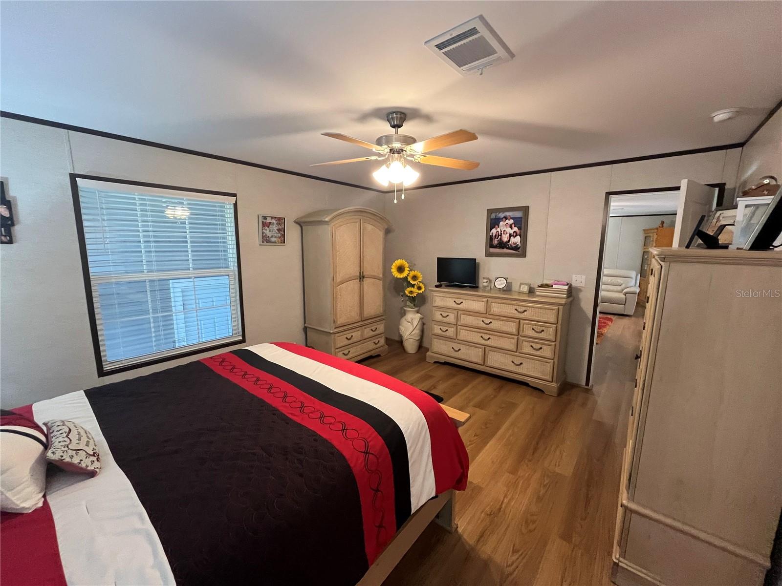 214 COMO DR — photo 46