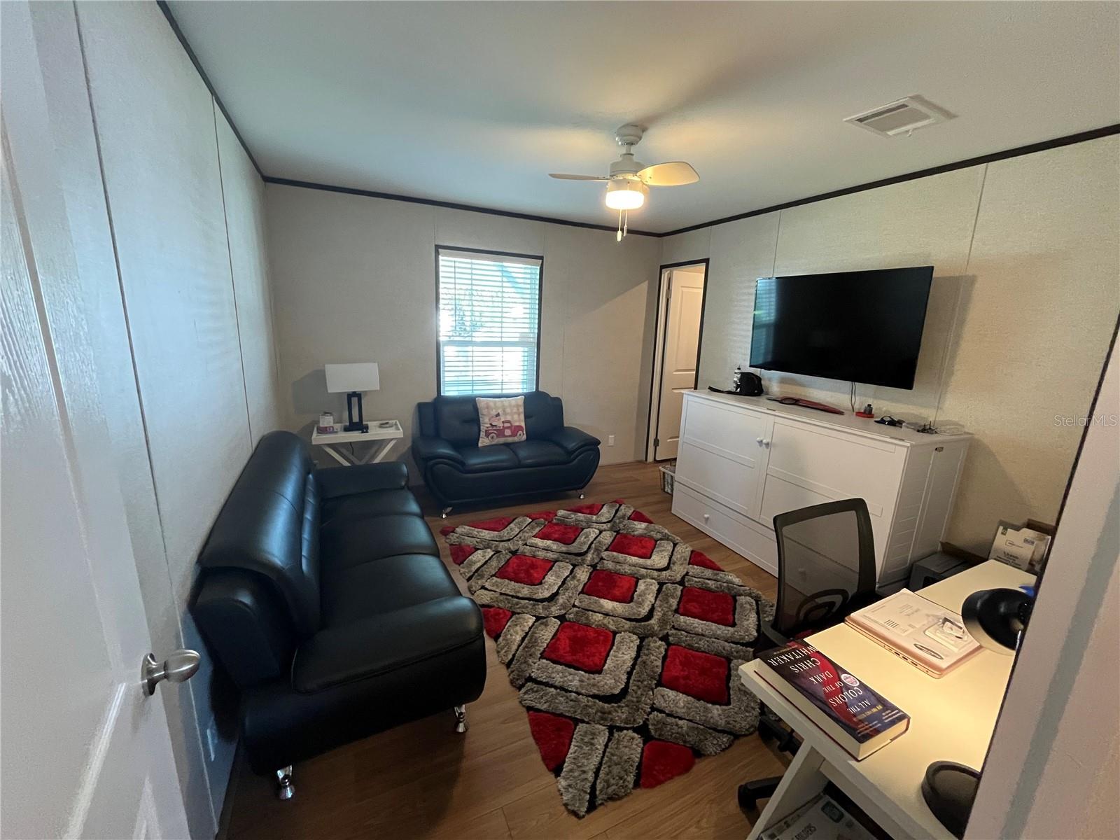 214 COMO DR — photo 32