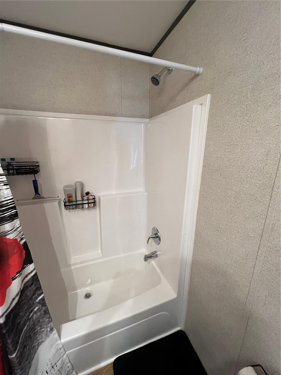 214 COMO DR — photo 38