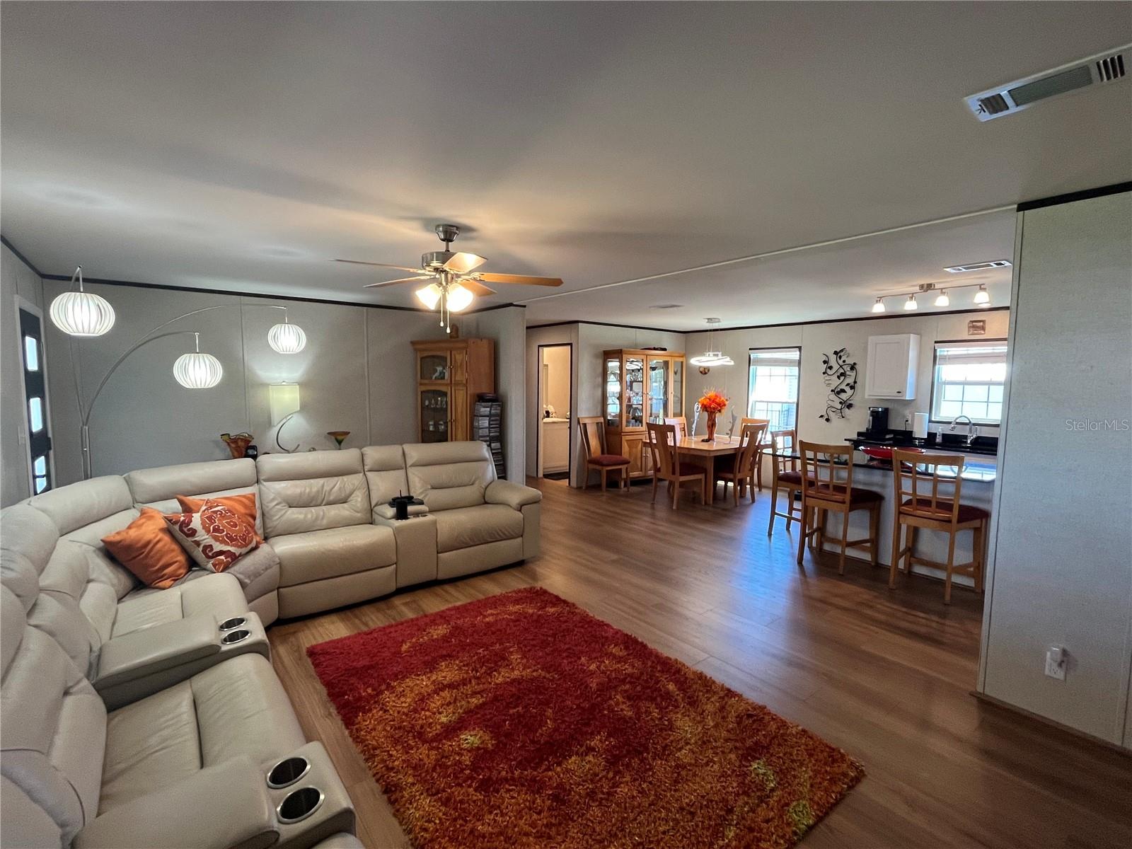 214 COMO DR — photo 18