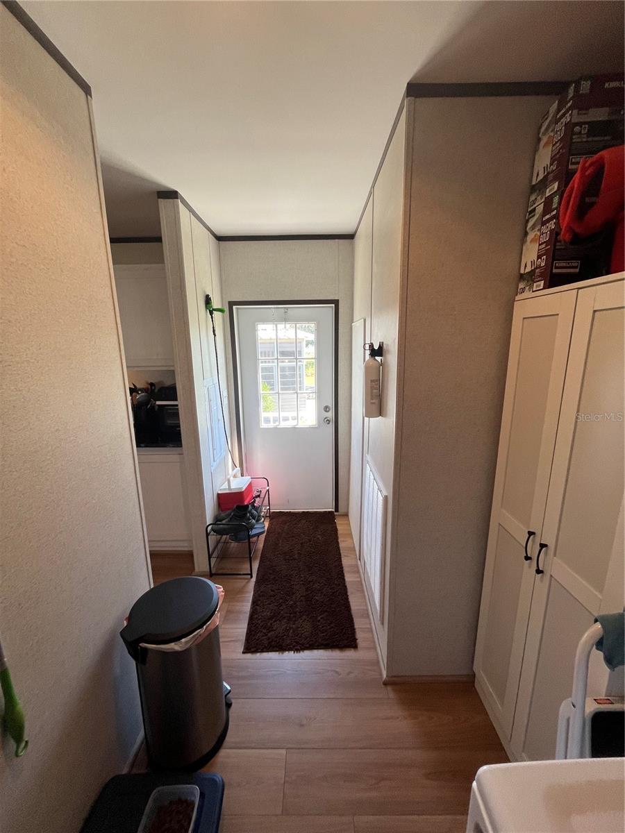 214 COMO DR — photo 30
