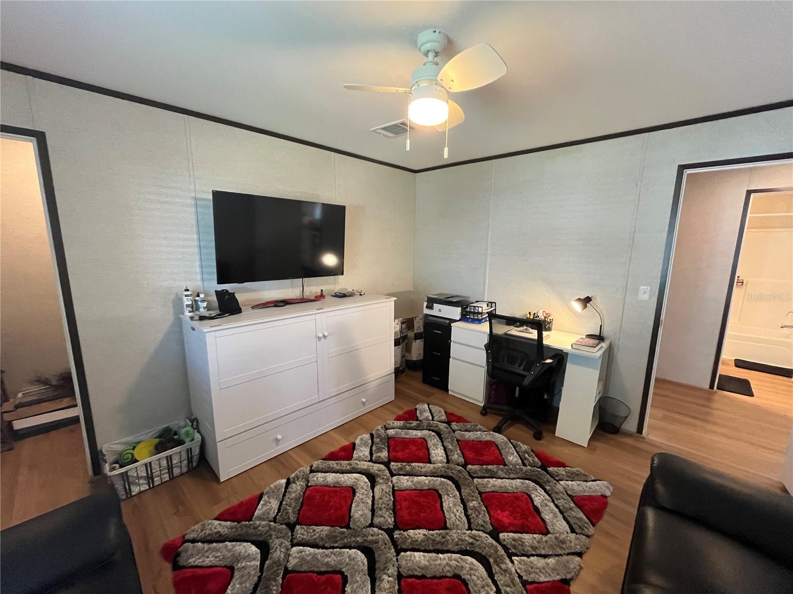 214 COMO DR — photo 33