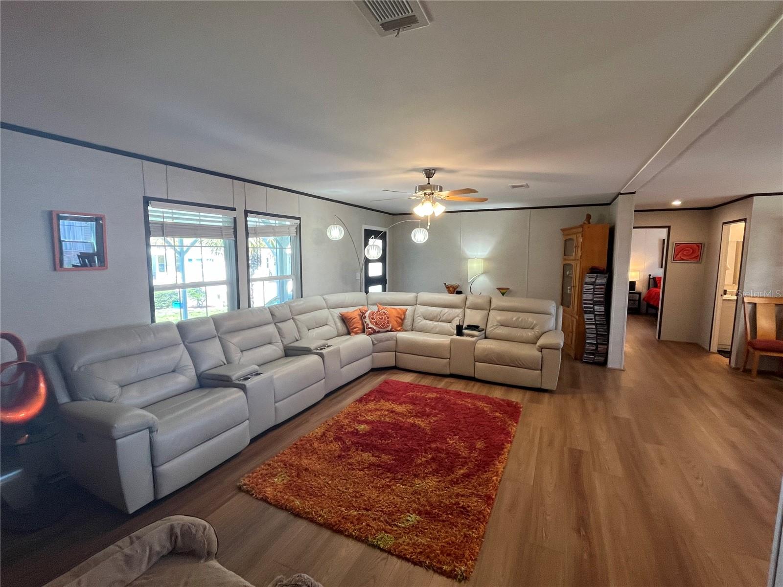 214 COMO DR — photo 17
