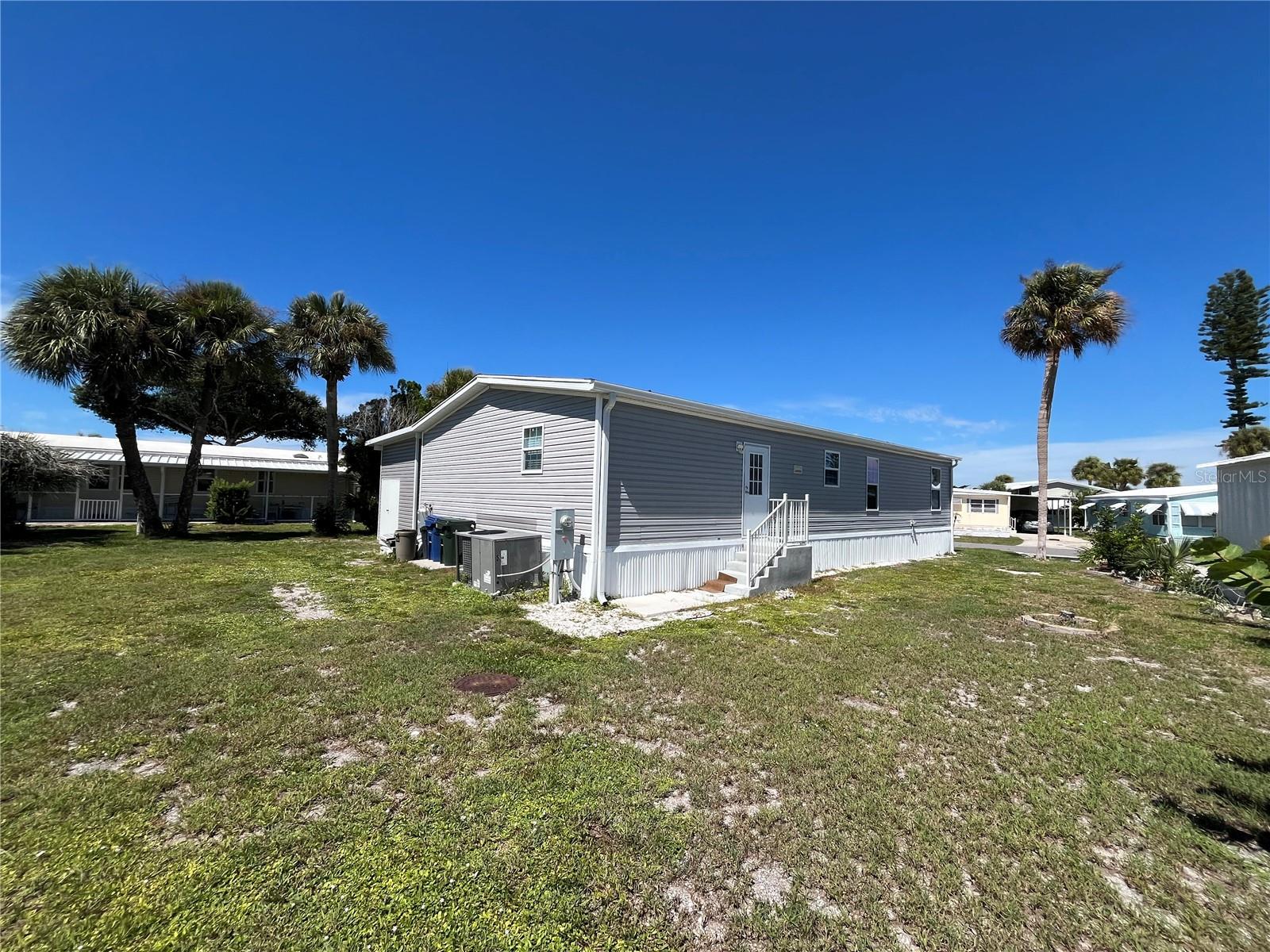214 COMO DR — photo 2