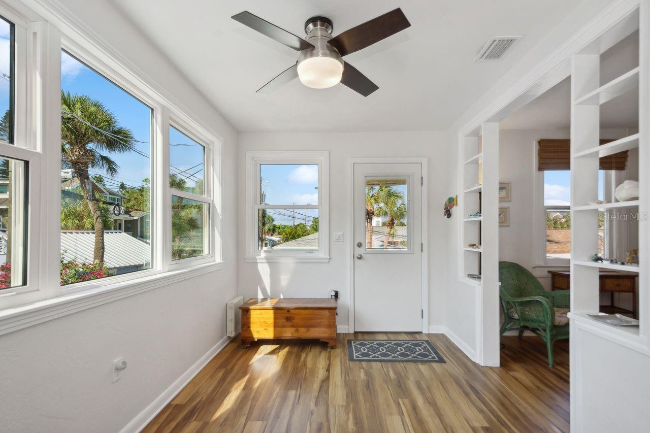 102 11TH AVE — photo 44