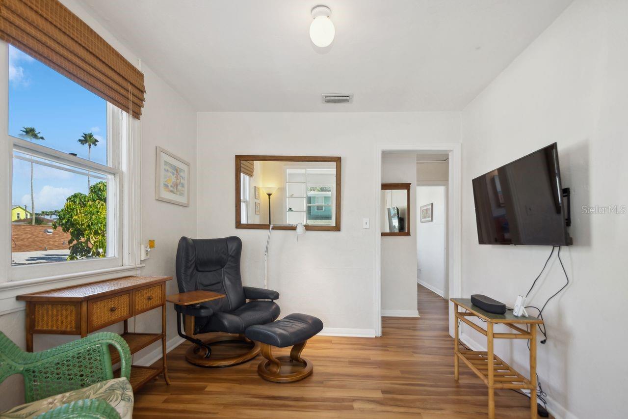 102 11TH AVE — photo 45