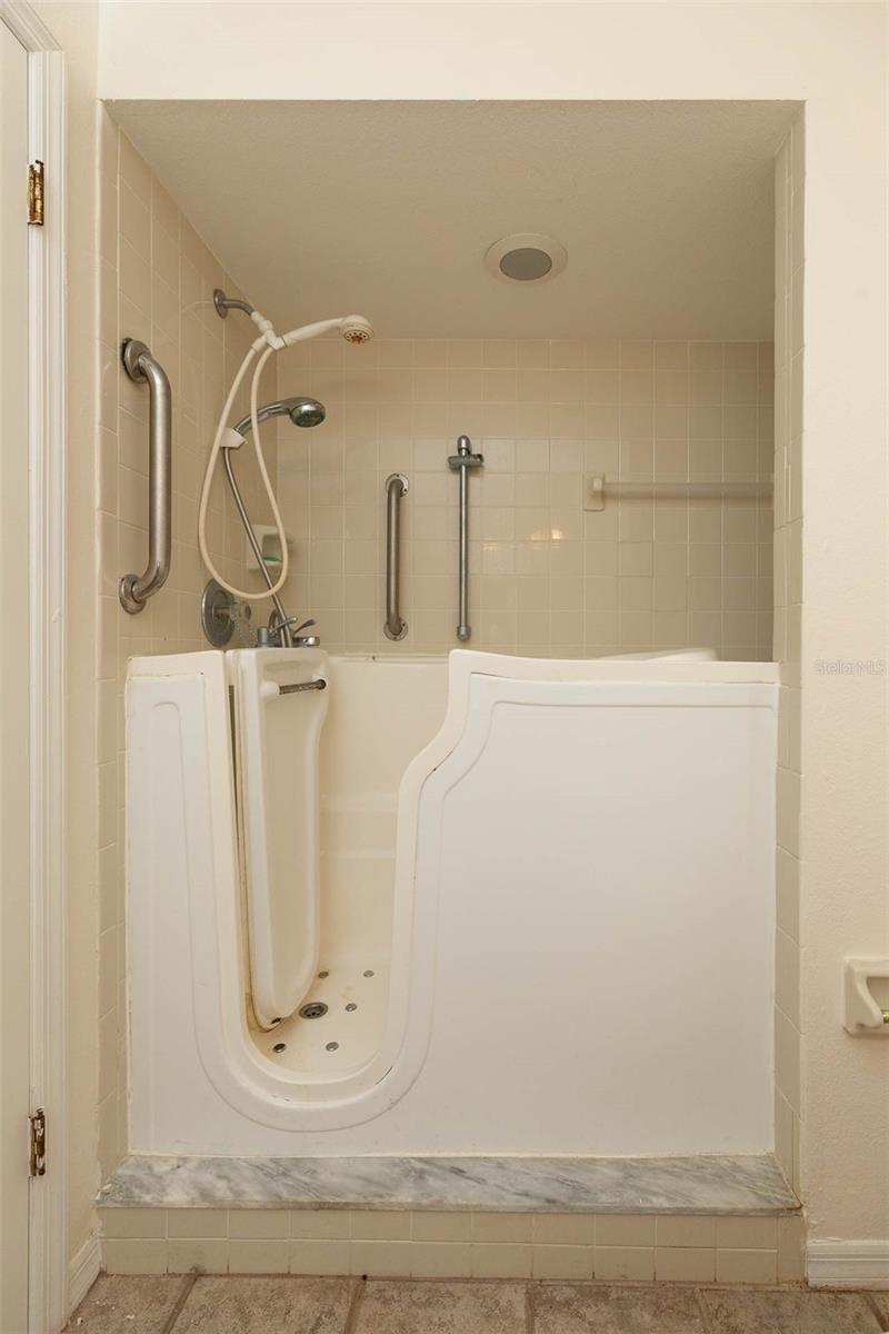 7707 ROCKVILLE CT — photo 21