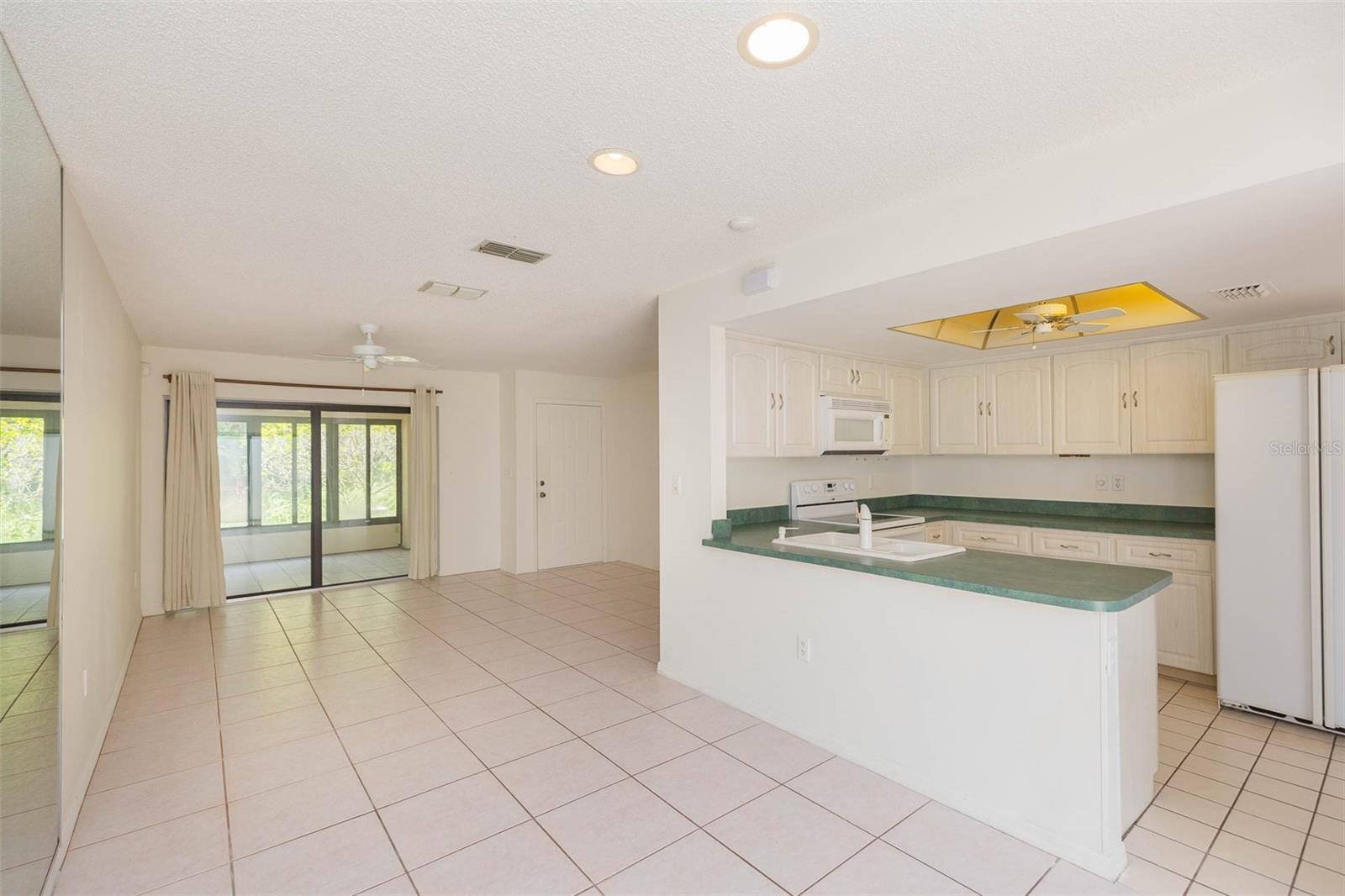 7707 ROCKVILLE CT — photo 9
