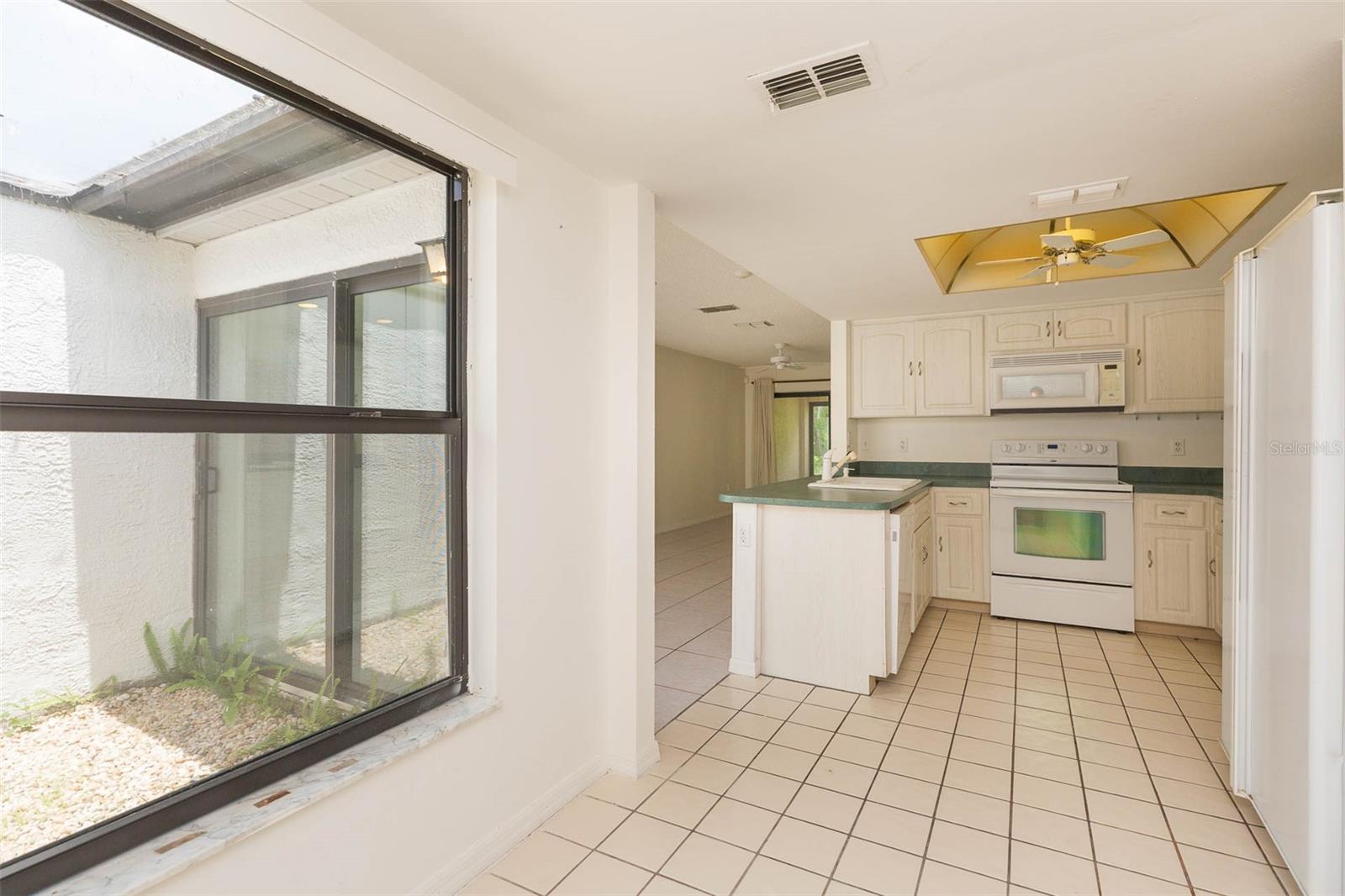 7707 ROCKVILLE CT — photo 13