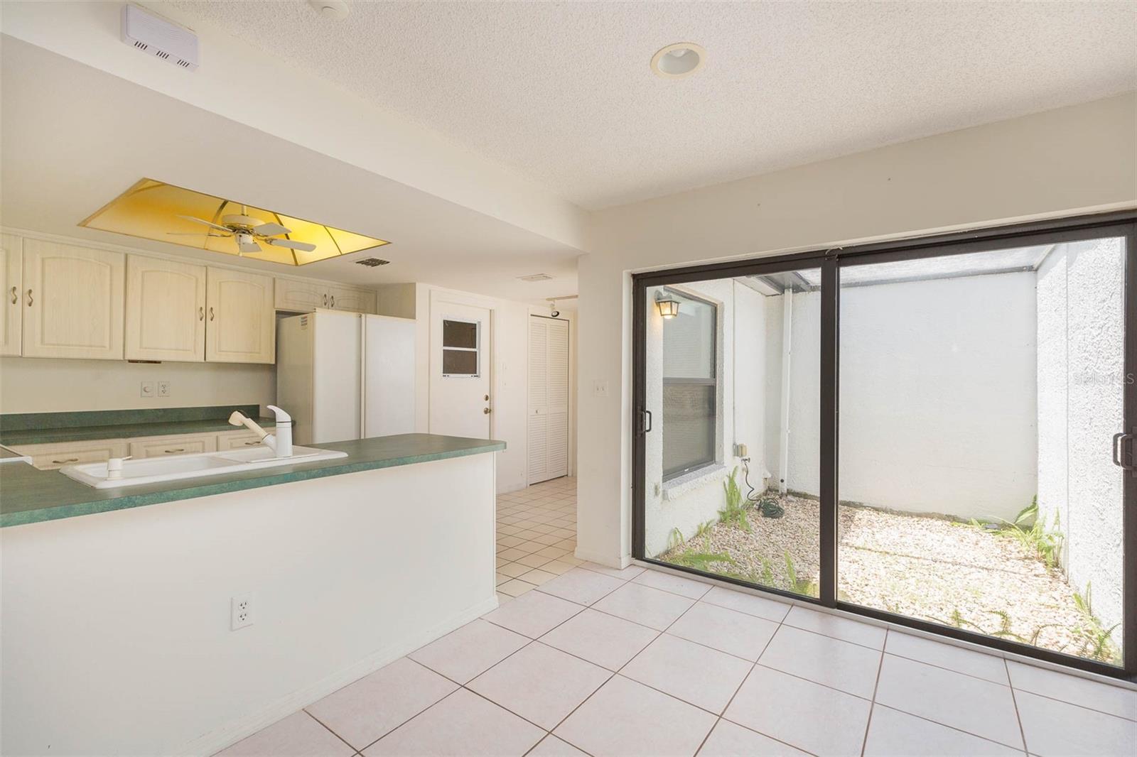 7707 ROCKVILLE CT — photo 8