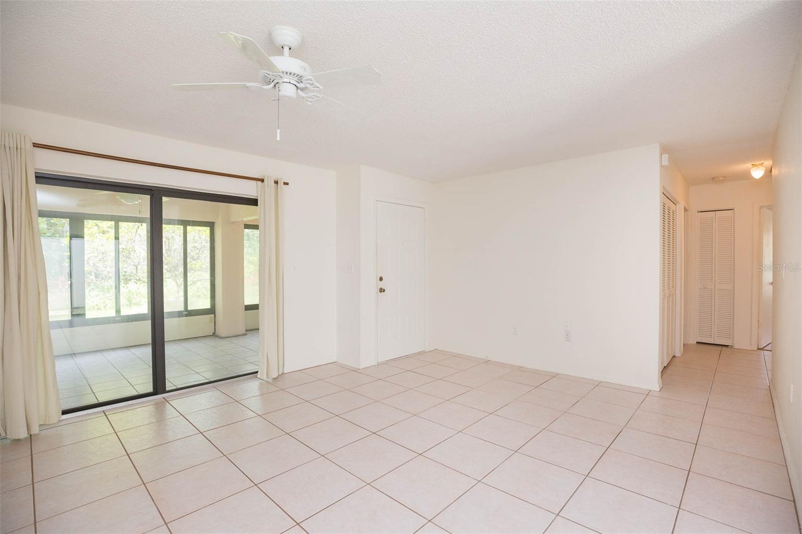 7707 ROCKVILLE CT — photo 4