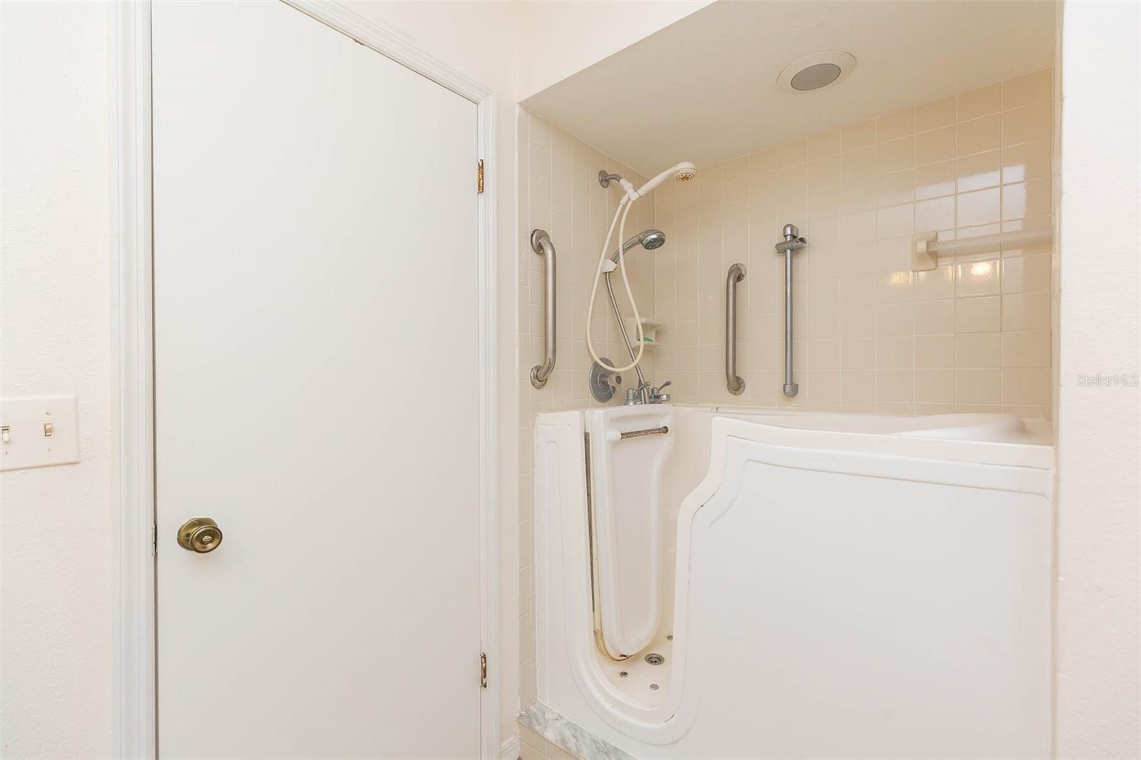 7707 ROCKVILLE CT — photo 20