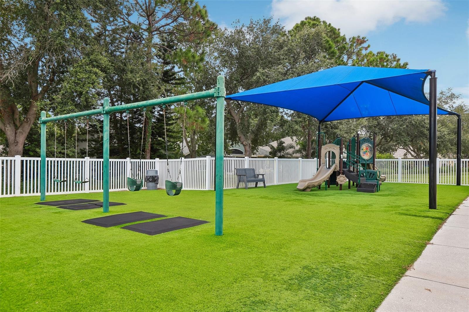 2546 ARROWPOINTE DR — photo 35