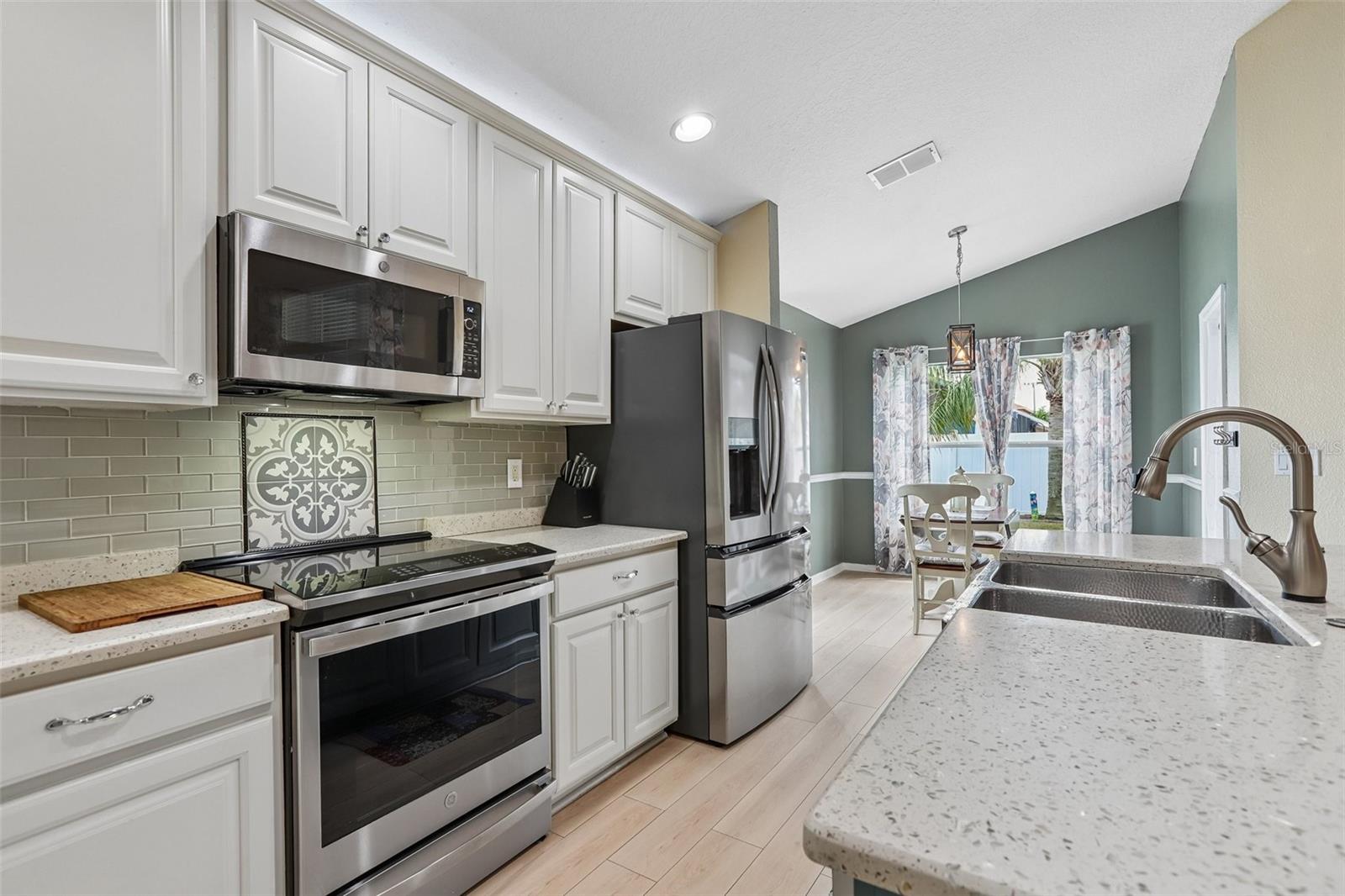 2546 ARROWPOINTE DR — photo 9