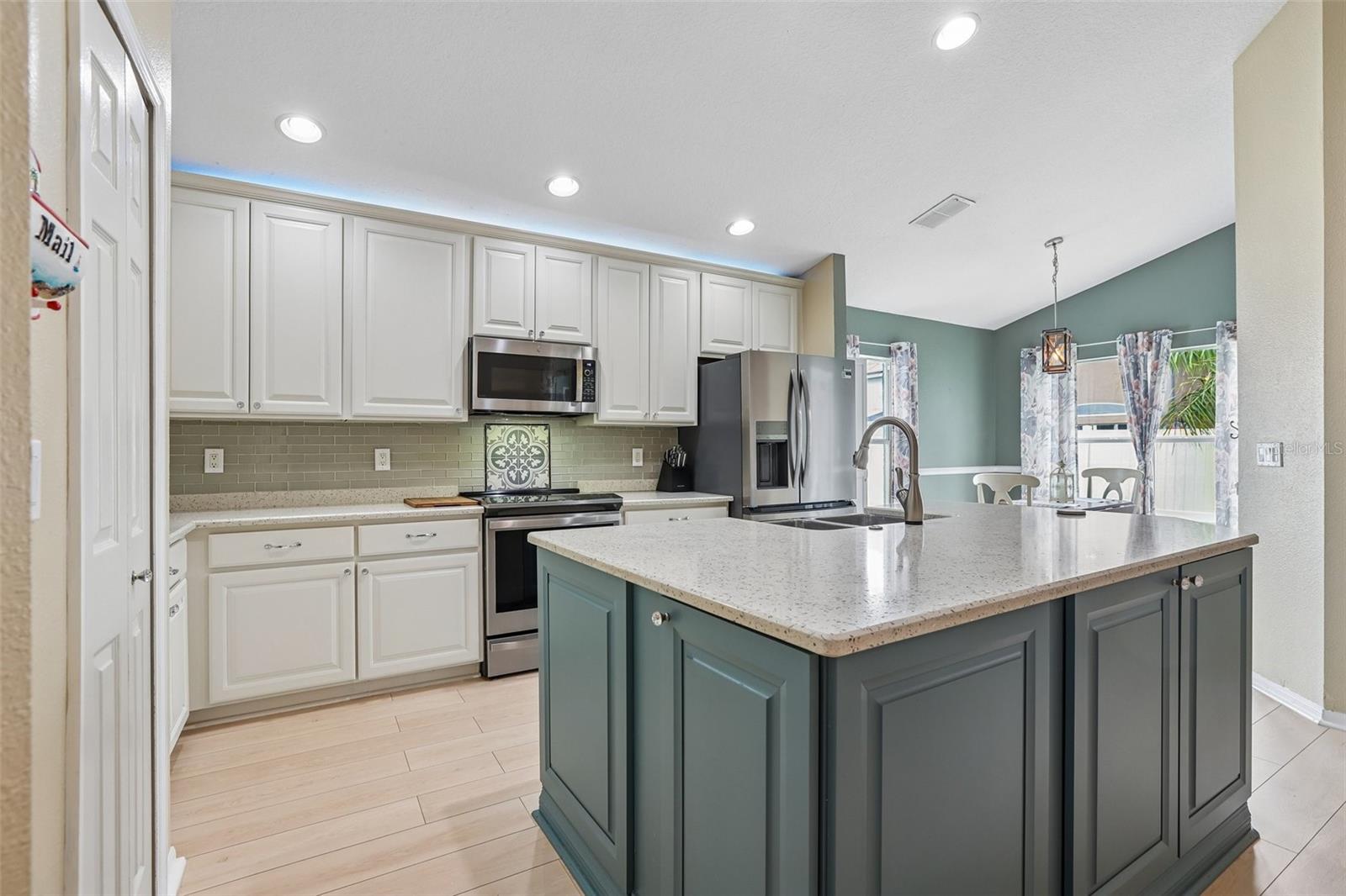 2546 ARROWPOINTE DR — photo 8