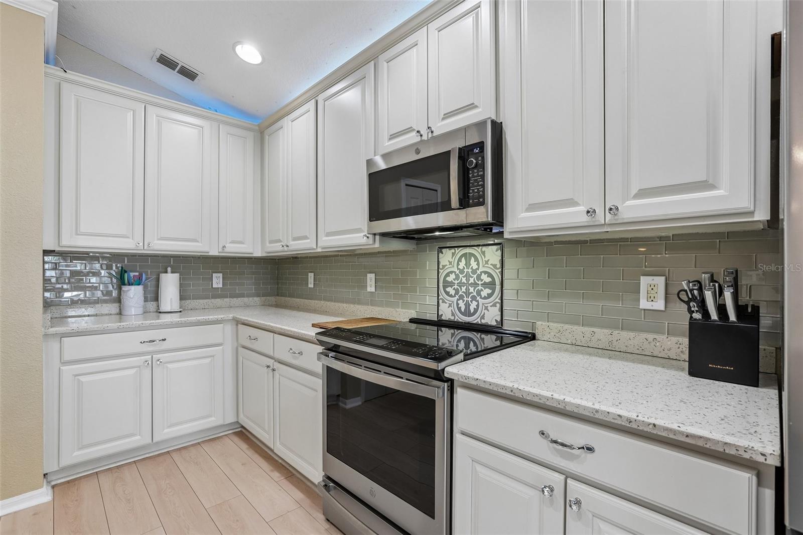 2546 ARROWPOINTE DR — photo 10