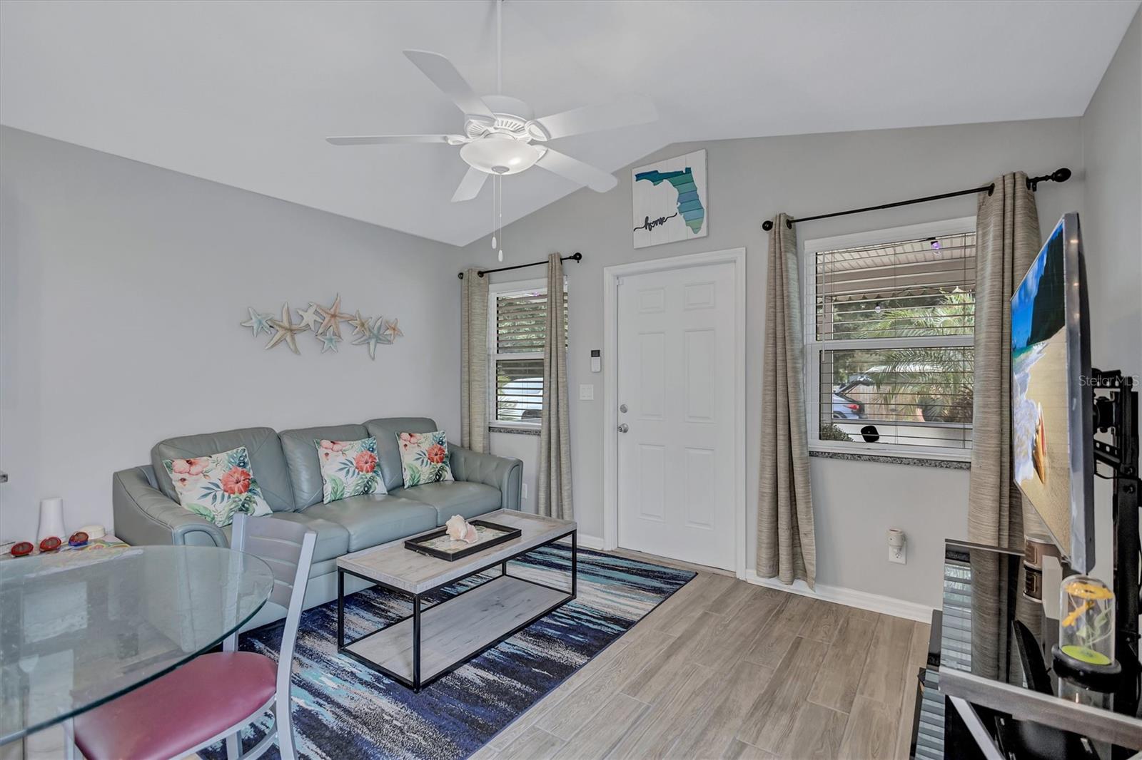 3867 ALMOND AVE — photo 11