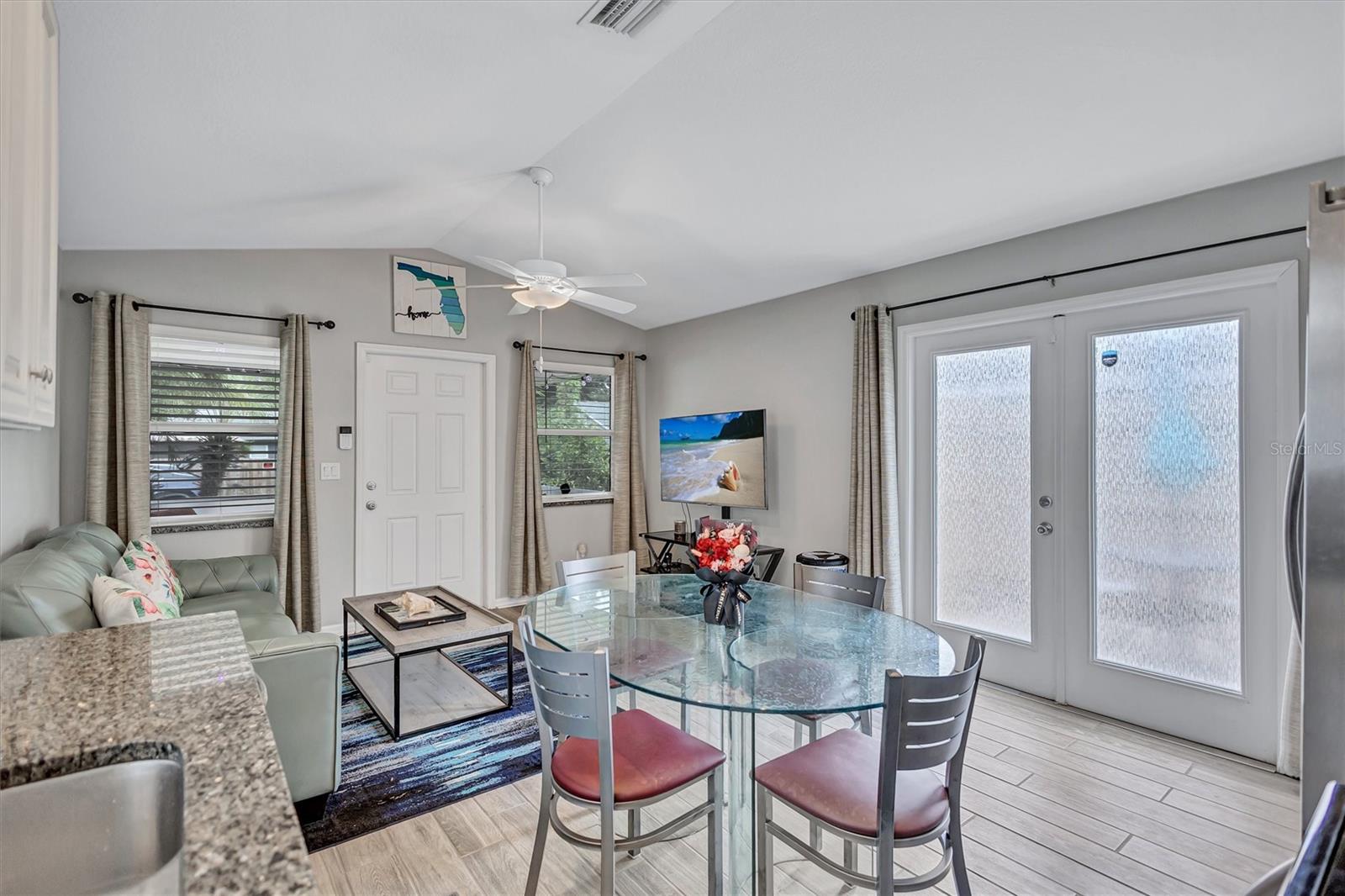 3867 ALMOND AVE — photo 12