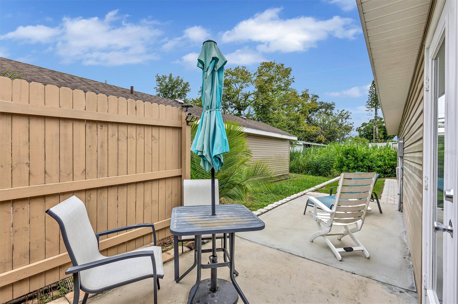 3867 ALMOND AVE — photo 29