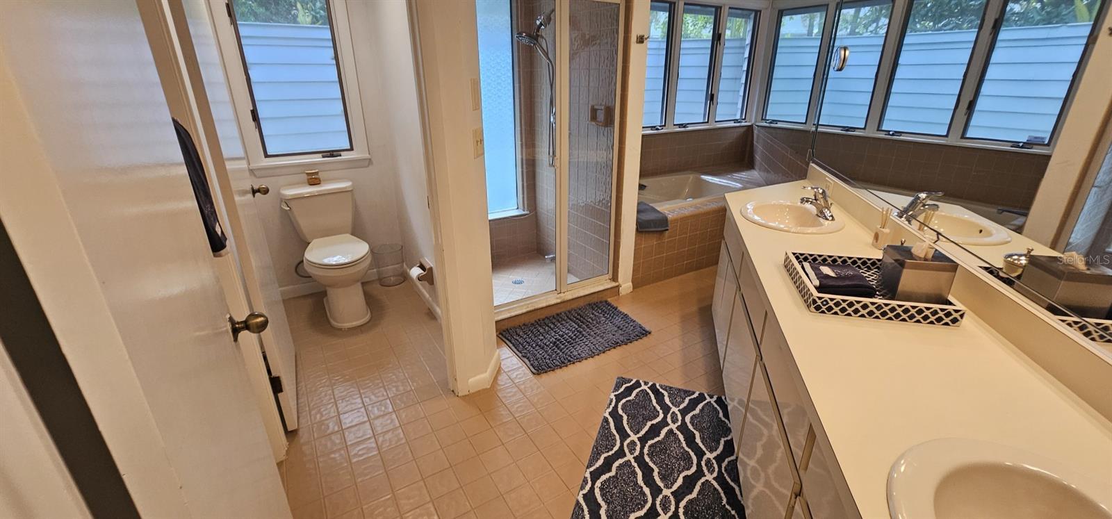 10495 LONGWOOD DR — photo 29